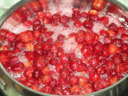 Як зварити варення полуничне рецепти приготування з фото і поради з підготовки полуниці