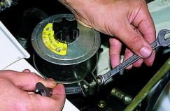 Як замінити масло і фільтр гідропідсилювача автомобіля соболь