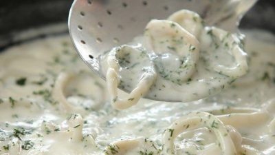 Calamari tejszínes mártással receptek, különösen a főzés