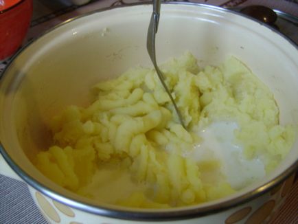 Pătrunjel cu lapte - cum să gătești cartofi piure, rețetă pas cu pas cu o fotografie