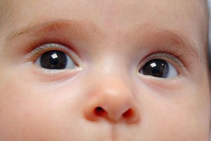 Când culoarea ochilor se schimbă în nou-născut ce culoare sunt acestea la copiii mici