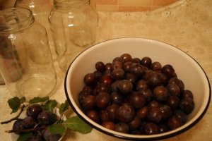 Compote de prune de cires cu oase pentru iarna pas cu pas retete de gatit cu fotografii si clipuri video