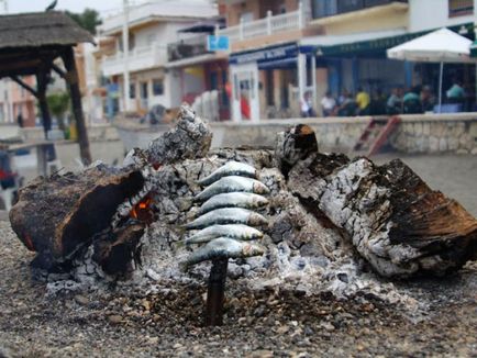 Smokehouse füstölt hal fajok, olaj lámpák meleg és hideg füstölt, recepteket és tippeket