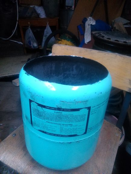 Smokehouse dintr-un container de la freon - bloguri de supraviețuitori (balon) Smokehouse dintr-un container de freon - blog de supraviețuitori