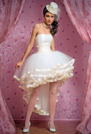 Короткі весільні сукні для модних наречених