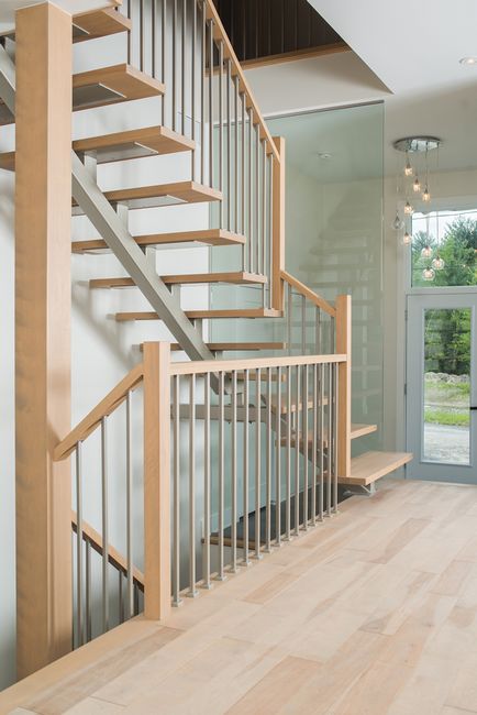 Lépcsők a házban a második emeleten - egy fotó tervezési ötletek lépcső