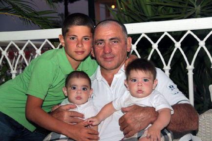 Maharbek Khadartsev biografie și familie