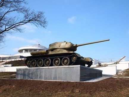 Memorial de mare înălțime mareșal cal în conformitate cu Harkov