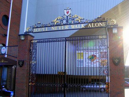 A hatalmi gazdáik - a stadion, „Anfield Road” Liverpool