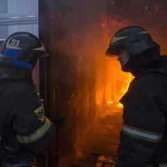 Москва, новини, вертоліт прилетів на гасіння пожежі в центрі Москви