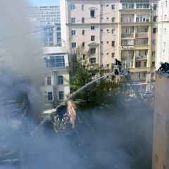 Москва, новини, вертоліт прилетів на гасіння пожежі в центрі Москви