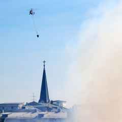 Москва, новини, вертоліт прилетів на гасіння пожежі в центрі Москви