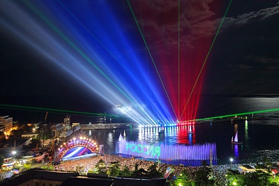 Spectacol multimedia la Moscova, organizarea unui spectacol multimedia cu laser la un preț scăzut