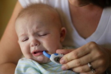Orrfolyás a gyermek 8 hónappal Hogyan kezeljük orrfolyás csecsemőknél