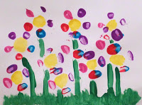 Незвичайне малювання з дітьми малюємо квіти за допомогою пластикових пляшок ~ карапузоведеніе