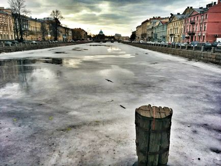 Sa mutat să locuiască în St. Petersburg