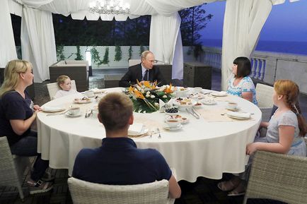 Putin a mâncat cina la Sochi împreună cu familia sa din Izhevsk - ziar rusesc