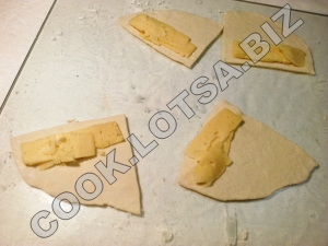 Равіолі з сиром - смачний домашній покроковий рецепт з фото