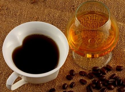 Recept a kávé és konyak, mint az ital otthon, és hatása van a szervezetben