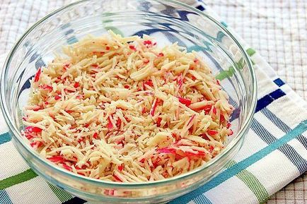 Saláta friss uborka reszelt (zöld hagyma máj) Saláta friss uborka reszelt