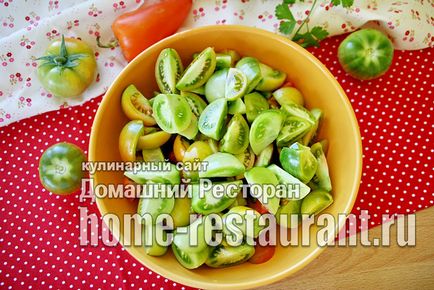 Салат із зелених помідорів на зиму з томатною пастою
