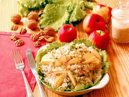 Saláta almával és egészségügyi előnyei