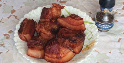 Salo legfinomabb receptje házi főzött hagyma bőr (a legtöbb) Bacon hagyma bőr a legfinomabb recept főtt otthon