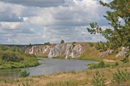 Село слобода і скелі на Чусовой