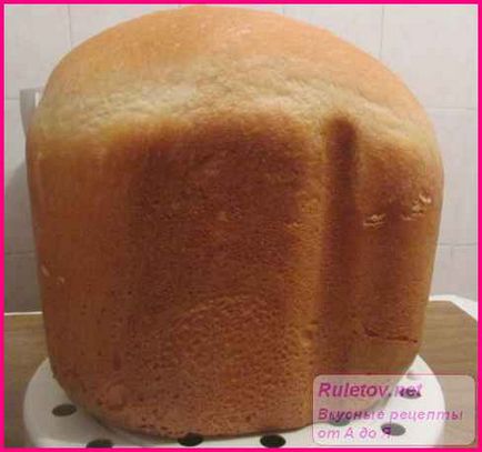 Pâine de brânză în mașină de prăjit, produse delicioase de patiserie