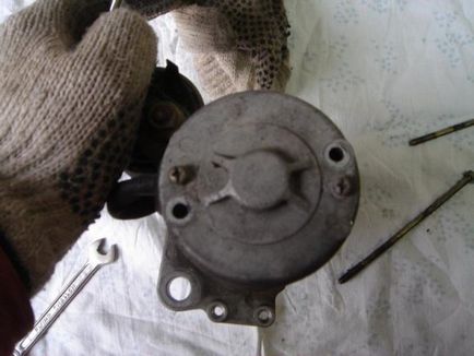 Eltávolítása és javítása önindító Nissan szabadság (motor rnm12) (javítás) Eltávolítása és javítása önindító Nissan szabadság (motor rnm12)