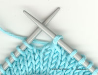 Ace de tricotat - tehnica - trei balamale împreună facial cu o pantă spre stânga