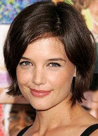 Taierea lui Katie Holmes