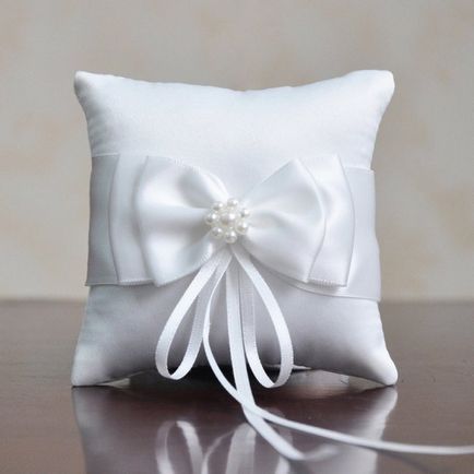Весільна подушечка для кілець своїми руками поради та ідеї