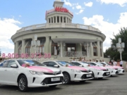 Lakodalmas menet Volgograd - Autókölcsönzés esküvőre, kiadó ékszer esküvői autók, minden