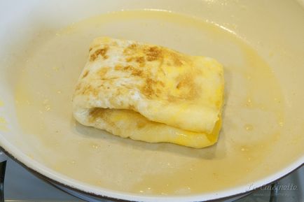 Hajtogatott omlett, la cuisinette (sodrott) Hengerelt omlett, la cuisinette