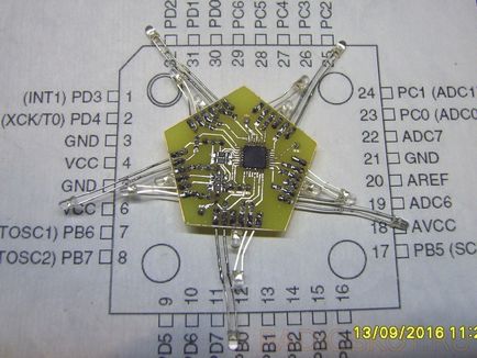 Stea LED pe microcontroler