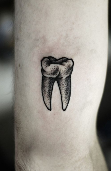 Татуювання зуб - значення, ескізи тату і фото