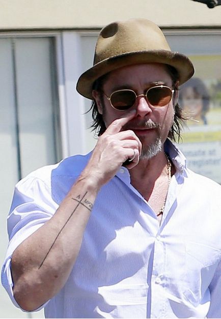 Tatuaj Brad Pitt sensul tatuaj, fotografie