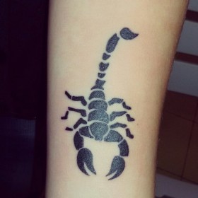 Scorpion sensul tatuaj - sensul unui simbol pentru fete și băieți