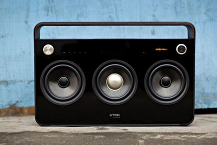 Tdk revine cu boombox-uri retro, căști audiophile și playere de vinil -