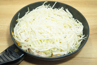 Тушкована капуста з куркою - покроковий рецепт з фото другі страви
