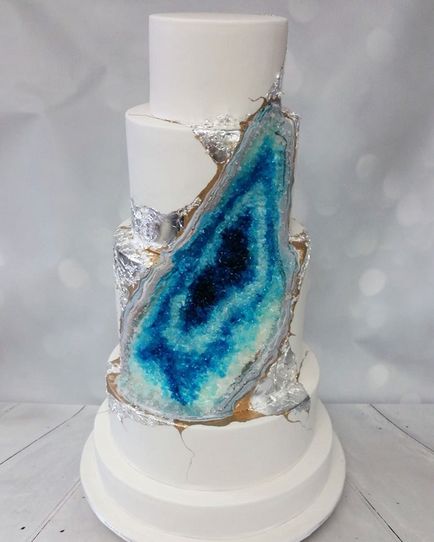 Унікальні торти з - кристалами - всередині стали новим весільним трендом в інтернеті, умкра