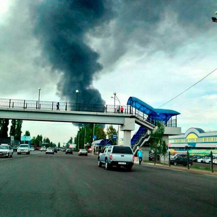 Almaty világít egyik piacon „bolhapiac” (fotó)