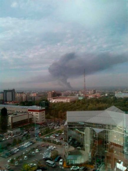 У алмати горить один з ринків «барахолки» (фото)