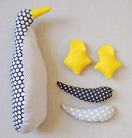 Форма пінгвіна - виготовлення м'якої іграшки своїми руками, подарунок своїми руками