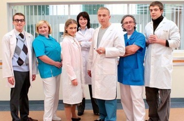 В Інтерн акторів штрафують за їжу, а лікарню знімають на заводі - новини шоу бізнесу - серіалу -