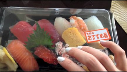 Japonezii sunt cumva confuzi în ceea ce privește cum să se raporteze la nori noi și sushi