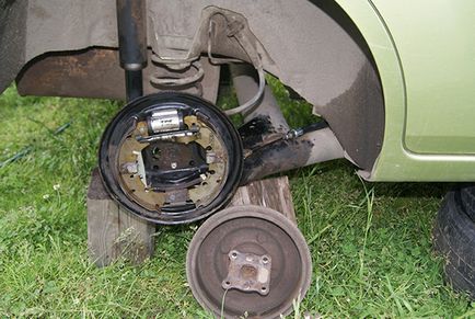 Cseréje a kézifék kábelt a Ford Fiesta (csere a kézifék kábel ford fiesta) Cseréje a kézifék kábel Ford Fiesta