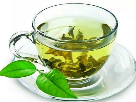 Zöld tea vesekő tea gyömbérrel és a tej