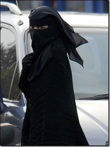 Nők az iszlám világban a hidzsáb, mint életforma - egy napló aura16
